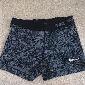 Women’s Nike Pro